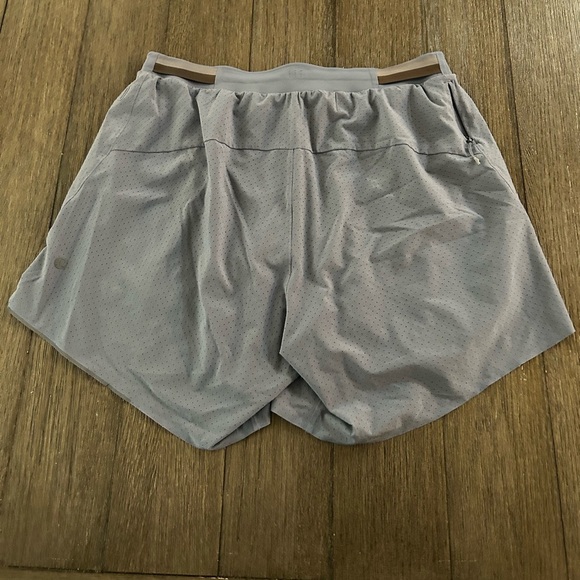 Lululemon Fast and Free Lined Shorts. 6 inch. - Picture 3 of 7